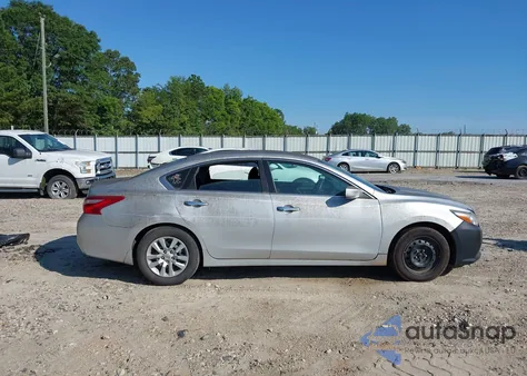 2017 Nissan Altima 2.5 S z USA, uszkodzony, nr VIN 1N4AL3AP4HC491004